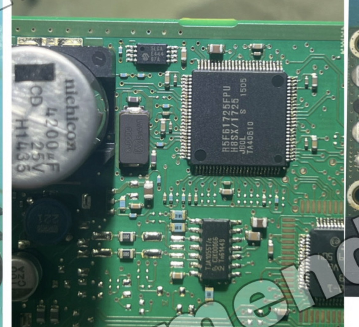 Localização da EEPROM 95640 na placa.