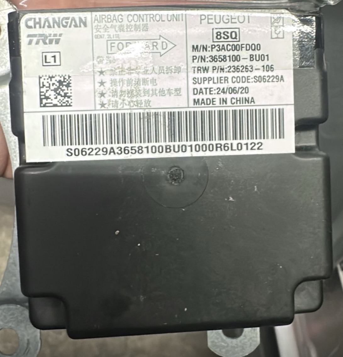 Módulo de airbag TRW/Changan 3658100-BU01 aplicado na Fiat Titano e em aplicação Peugeot.