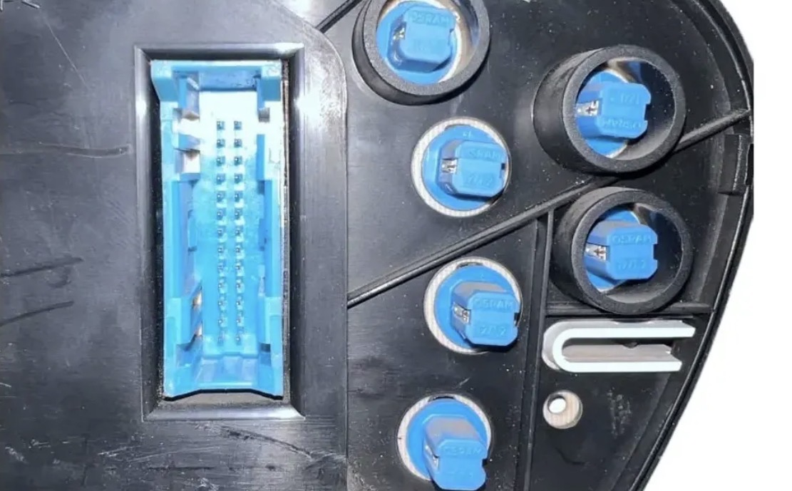 Conector traseiro